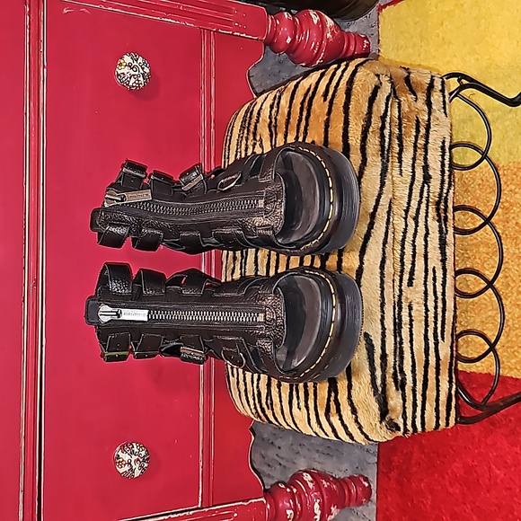 Dr. Martens Black Sandals with Zipper - Picture 1 of 4